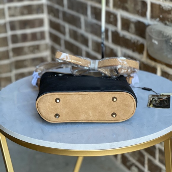 Montana West Concho Collection Crossbody NWT - Picture 4 of 5